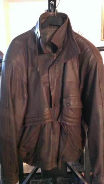 Кожено яке 30 лв.