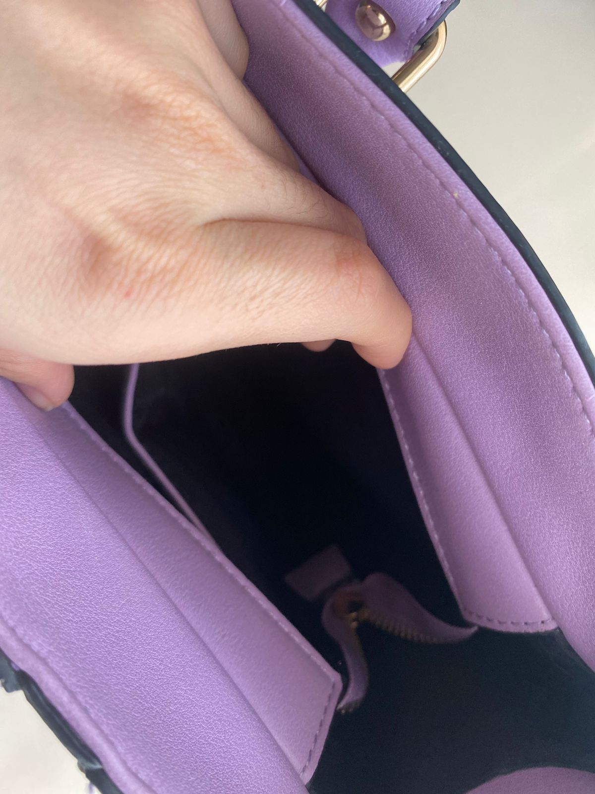 фиолетовая сумка