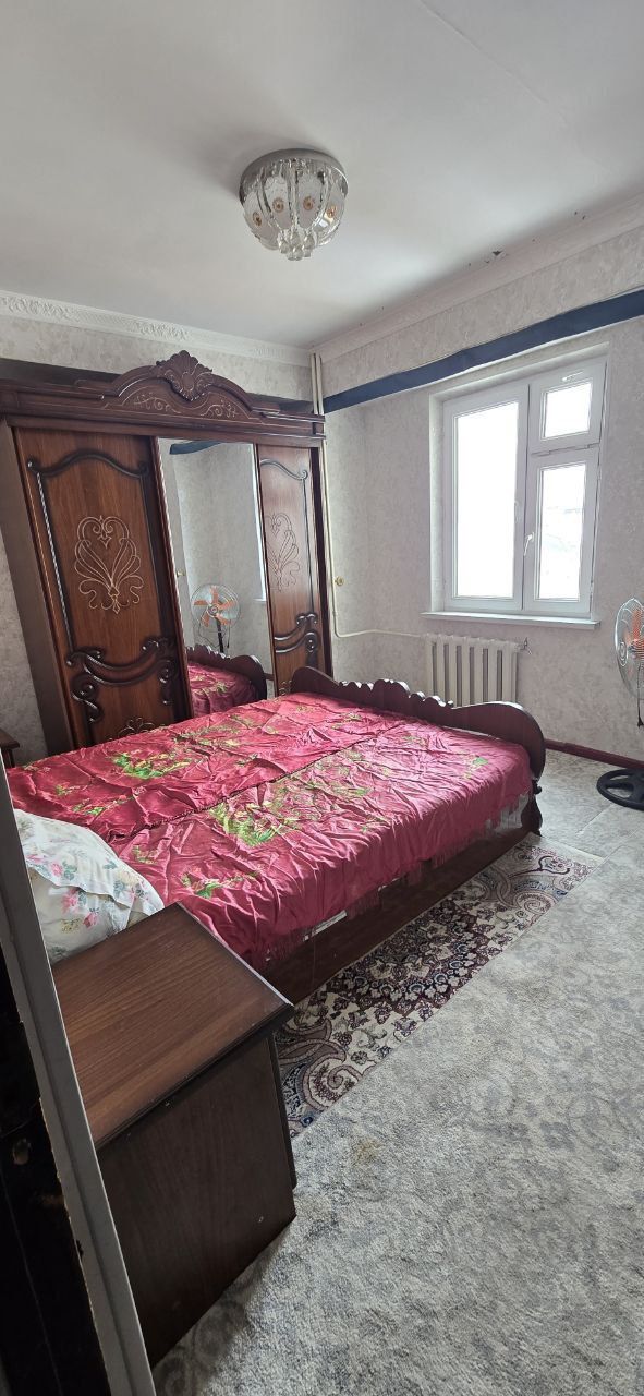 Chorsu qoratoshda 4 xonali uy ijaraga beriladi