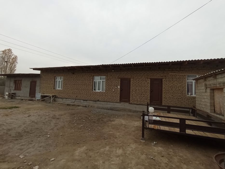 Сирдарё вилояти Баявут тумани КАРАПЧИ МФЙ да уй сотилади