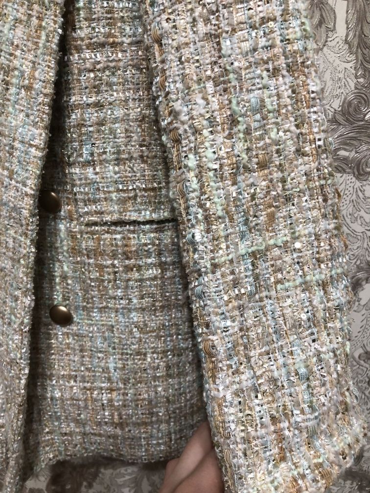 Продаётся женский твидовый пиджак