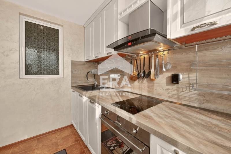 Тристаен, стилно обзаведен, южен апартамент под наем, в кв. Възраждане