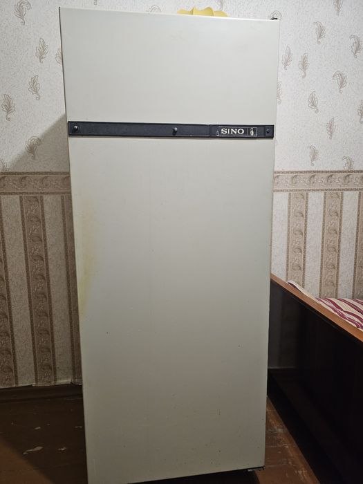 Продам холодильник б/у SINO