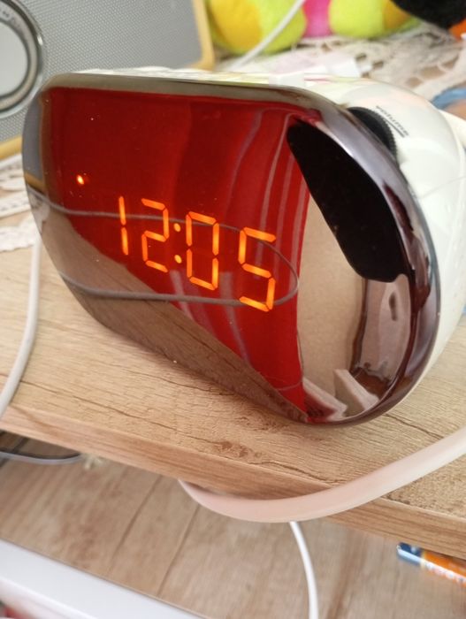 Ceas cu radio nou