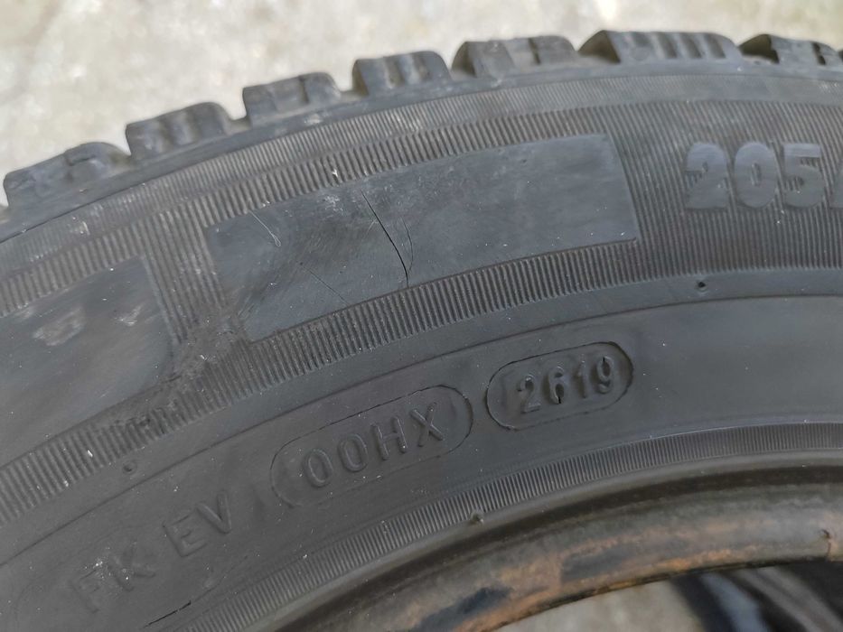 205/65/16 2бр.Michelin Зимни гуми-Бусови
