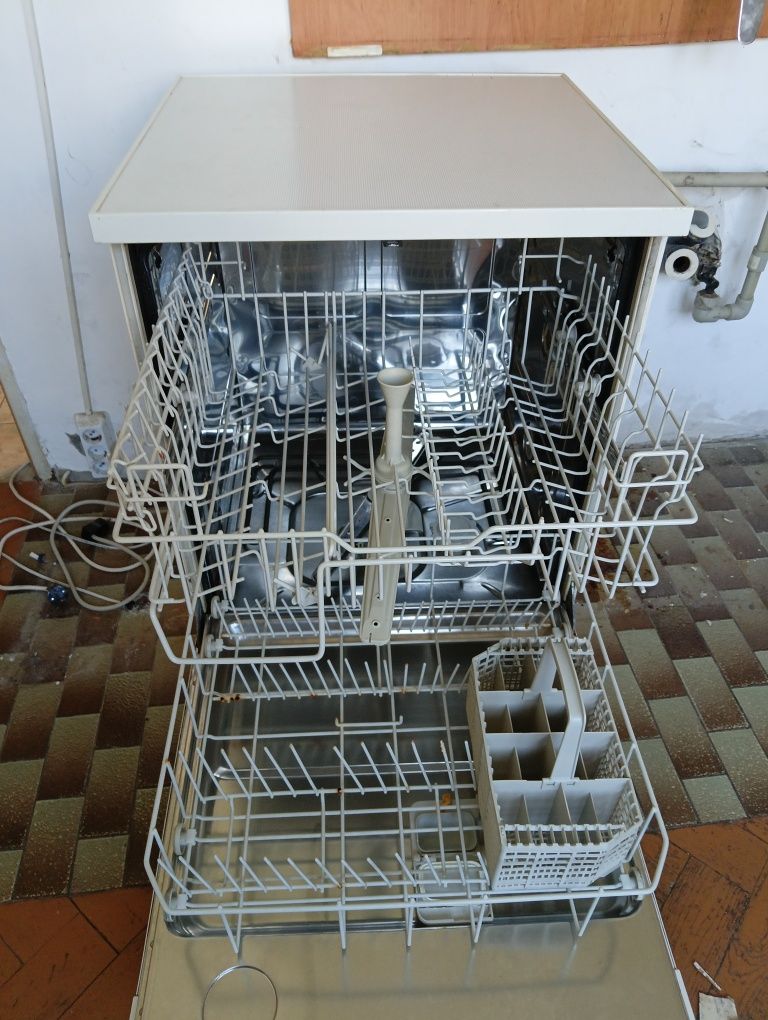 Съдомиялна Miele