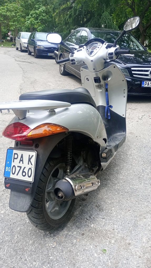 Хонда нес 125 скутер