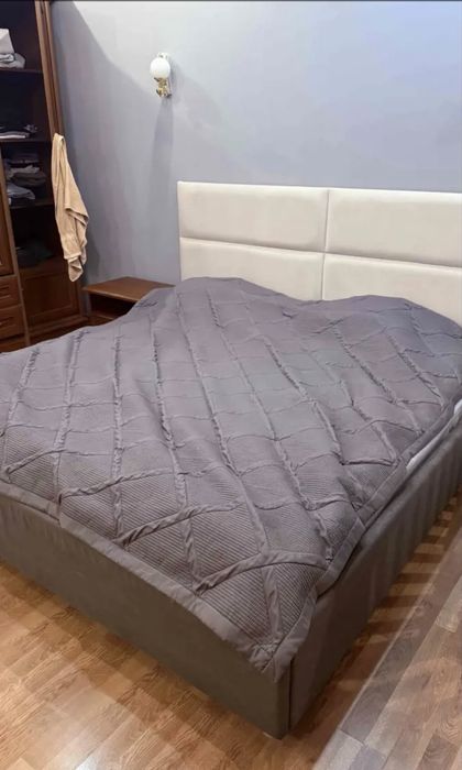 Продам кровать с матрасом