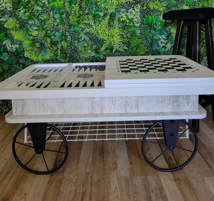 Холна маса за шах. Нова в кутия