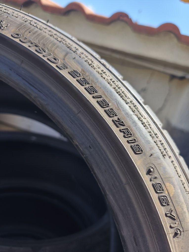 Гуми 255 35 19 Falken