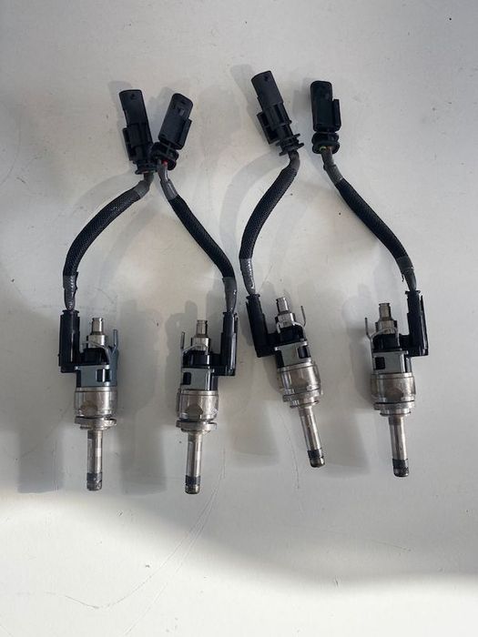 Injectoare 2.0 benzina T6 VOLVO S60 S90 V60 V90 XC40 XC60 XC90 V60CC V90CC 31432778 32140134