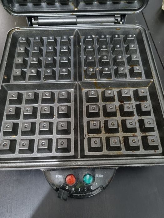 Aparat de waffle, gofre,vafe tip patratele