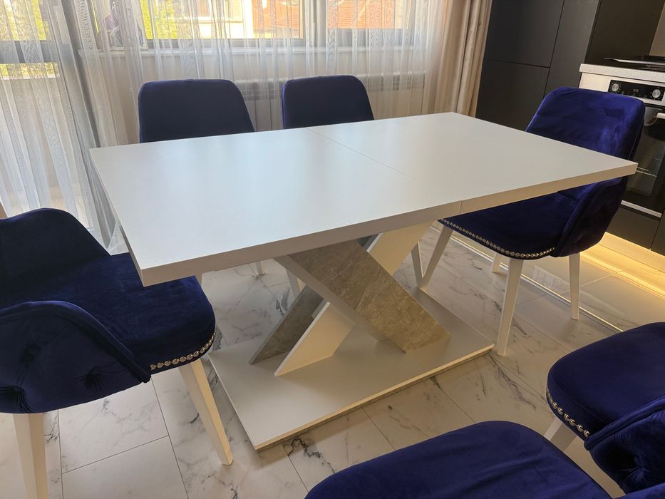 Разтегателна Маса