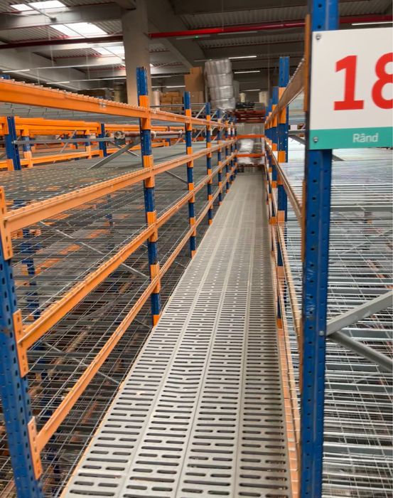 Rafturi metalice pentri paleti