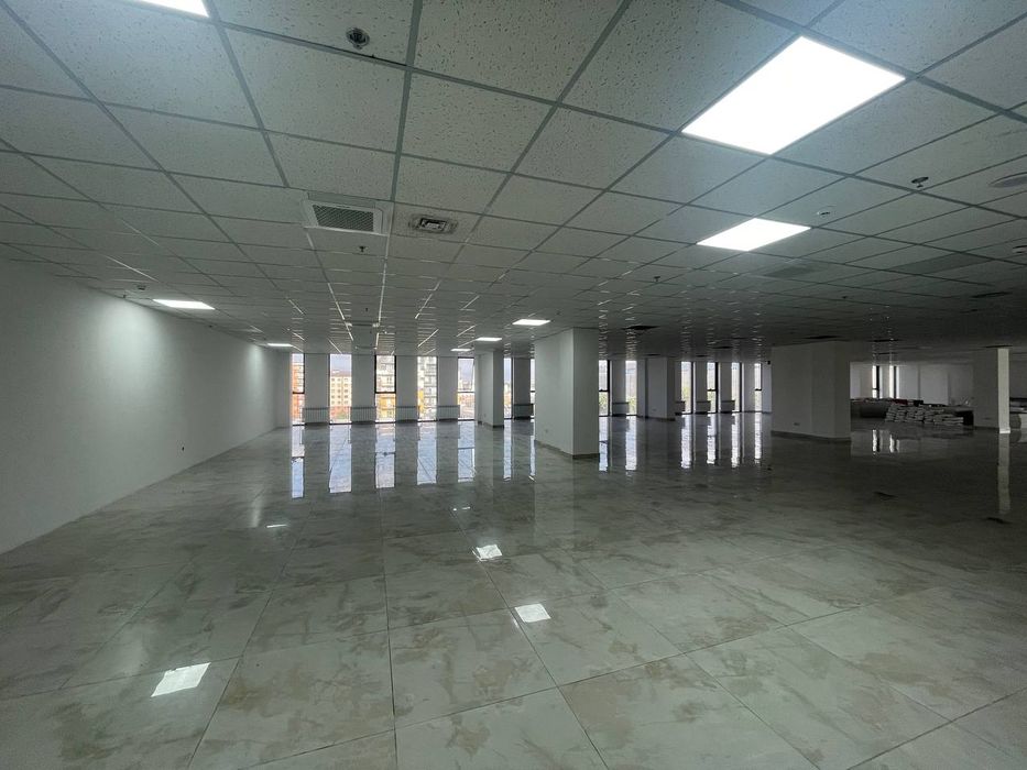 Сдается офис на Махтумкули, метро Машиностроителей, 755 м²