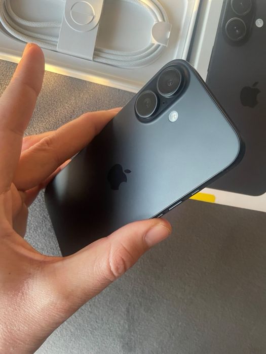 Iphone 16 black 128 gb