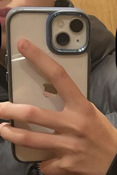 Vand Iphone 13 cu 128 GB
