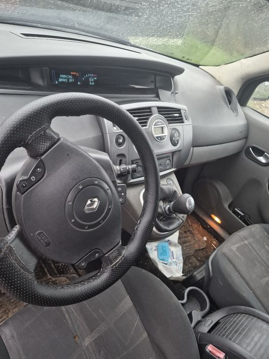 Vând Renault scenic