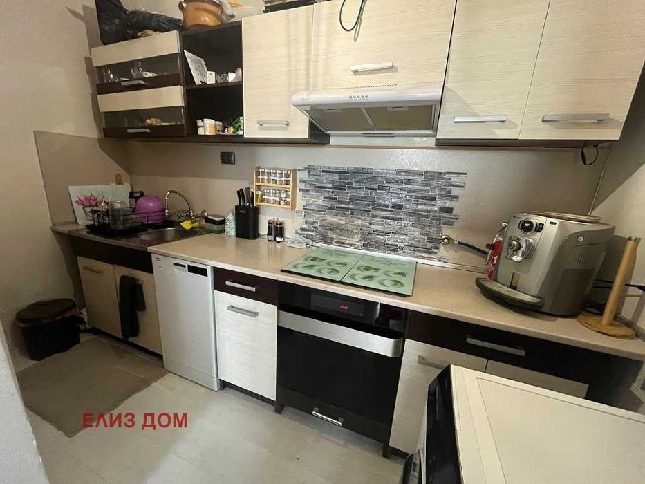 Продава се Тристаен апартамент в Варна, Младост 1 - 72 кв.м за 2581 €/кв.м - Снимка #2