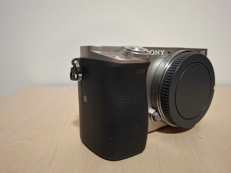 Vand aparat Foto Mirrorless Sony A6000 24MP APSC, body