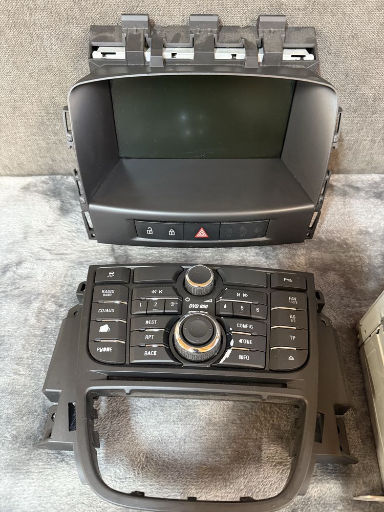 Медия комплект DVD800 Opel astra J
