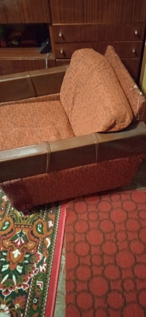 Советский диван и два кресла