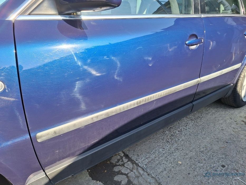 Usa Portieră față VOLKSWAGEN PASSAT 3B3 2000 1.9 TDI AWX 96KW|130HP 2000