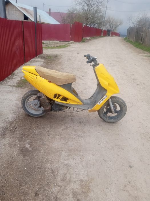 Vând scuter malaguti f12 80cc 2t preț 650 de lei