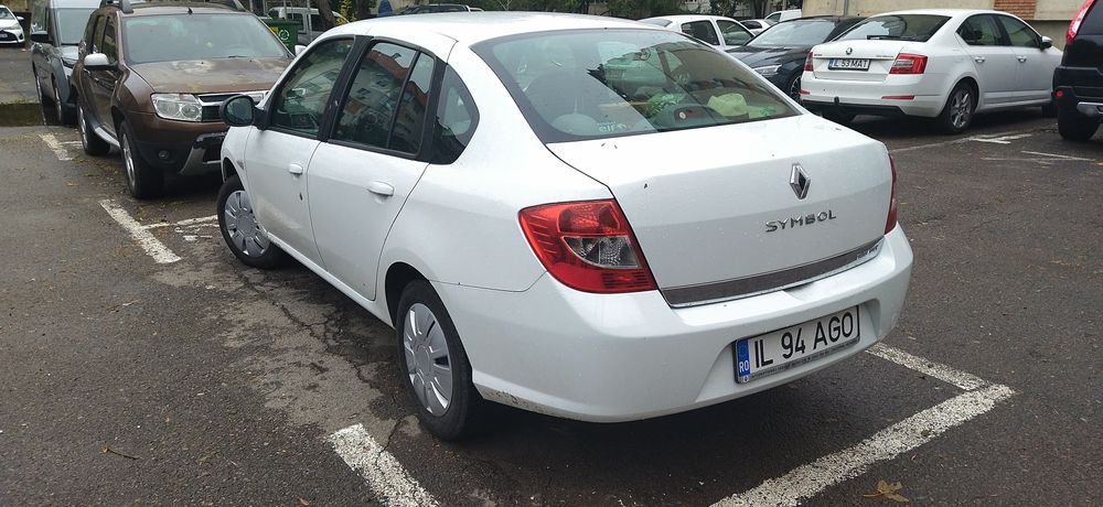 Renault Clio     .