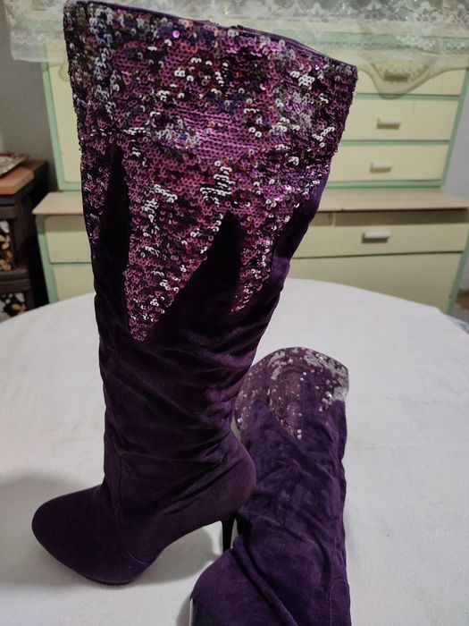 CIZME din piele naturală,lungi,superbe,made in Italy.