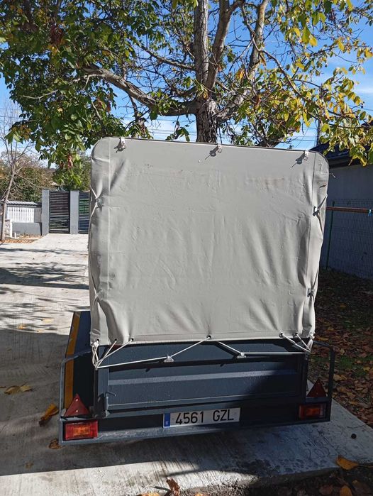 Vând remorca  cu doua axe