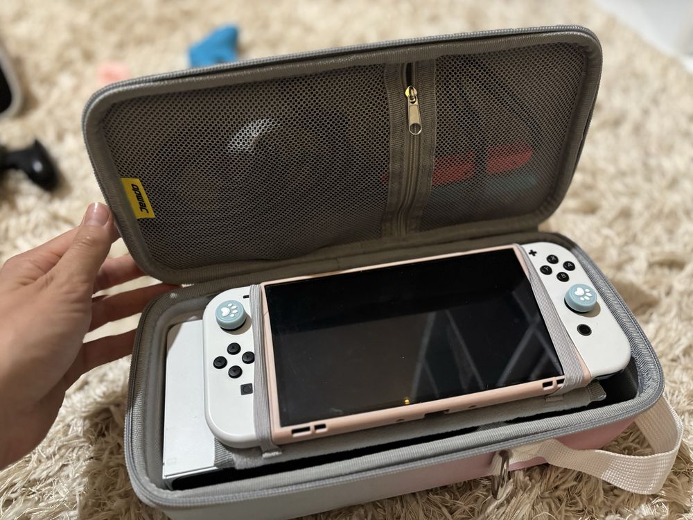 Nintendo Switch Oled 64GB Deluxe Bundle