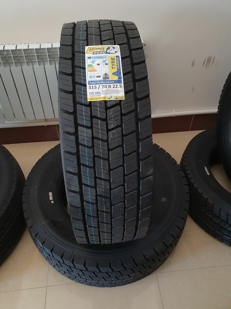 Автошина 315/70R22.5 Advance