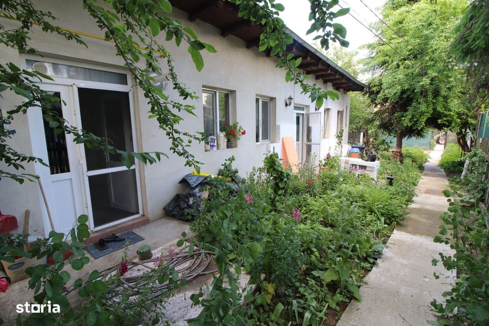 Vand casa 2 camere Str. Gradina Veche - 68.000 euro
