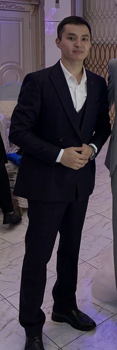 Продам костюм вечерний