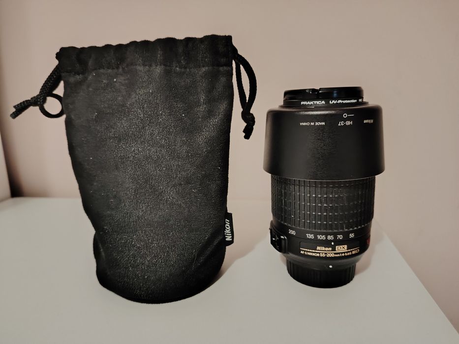 Фотоапарат Nikon d3100 с два обектива и аксесоари