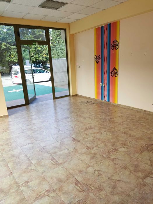 Дава се под наем Магазин в Стара Загора, Център - 42 кв.м за 229.5 € - Снимка #2