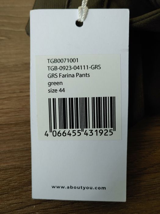 ABOUT YOU x Iconic by Tatiana Kucharova Разкроени Панталон с ръб '