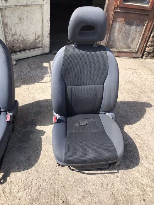 Седалки за рав4