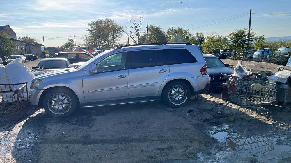 Мерцедес ГЛ 450  от 2006 година на части