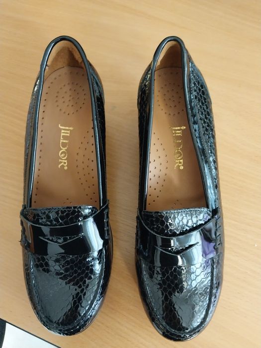 Туфли женские  р.39 новые кожа