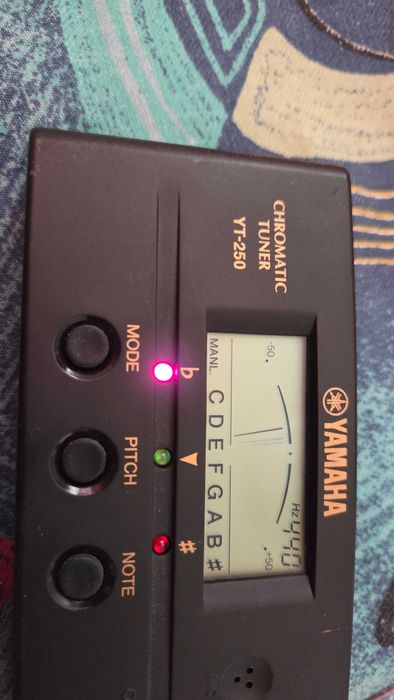 Yamaha Chromatic Tuner YT-250 Instrument Tuner Auto Tuning Output Jack