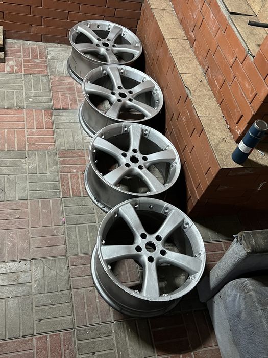 срочно продам Итальянские диски r18 и шины зима Итальянские!!!