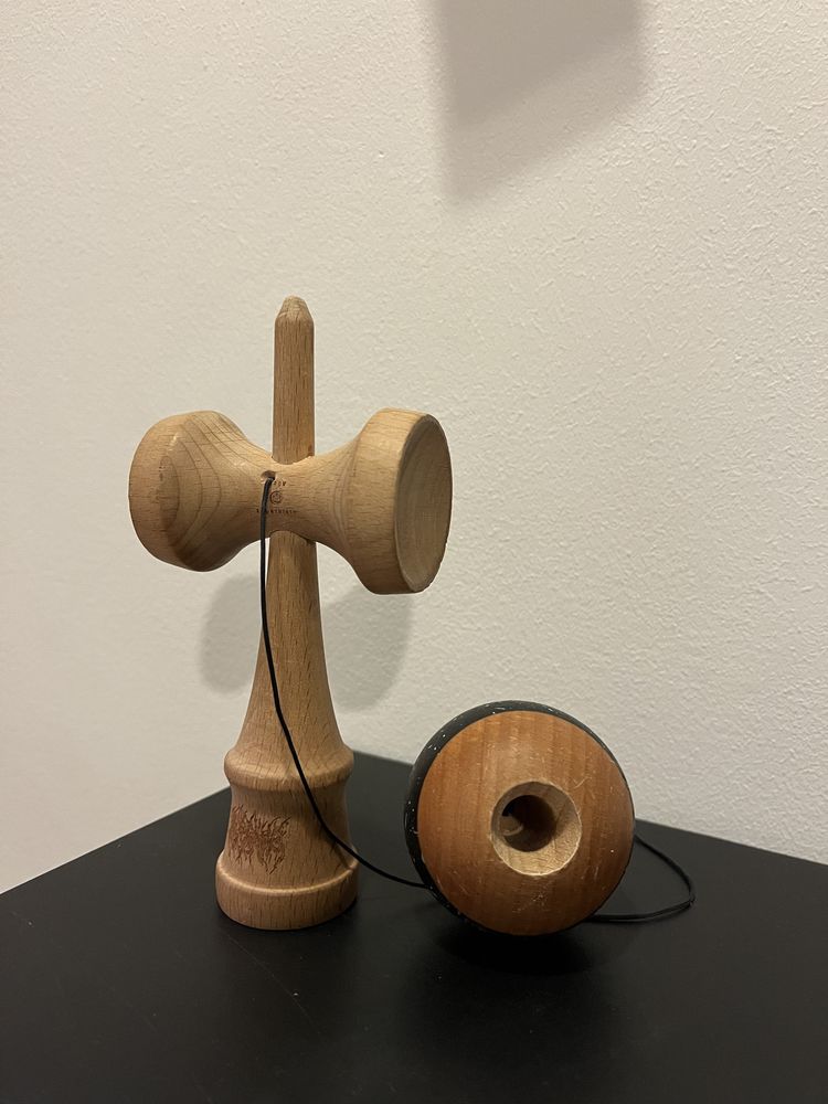 Vand kendama cu bila de sweets prime v4 space jam si ken de krom