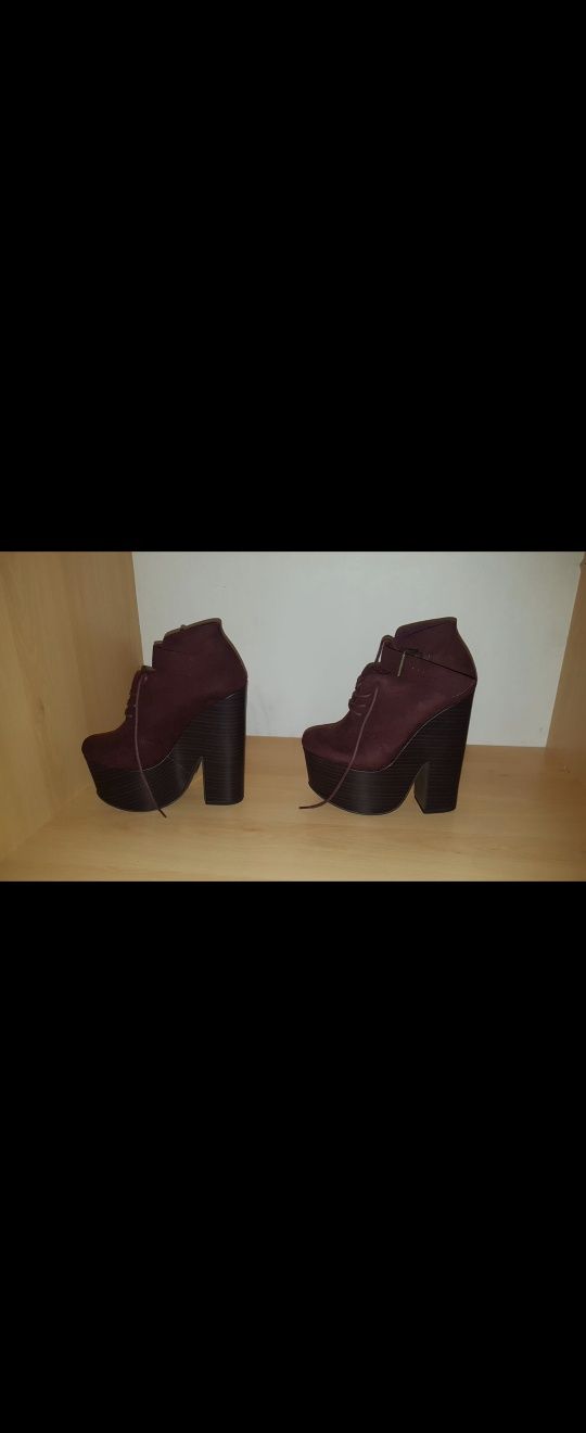 Botine ASOS cu platforma