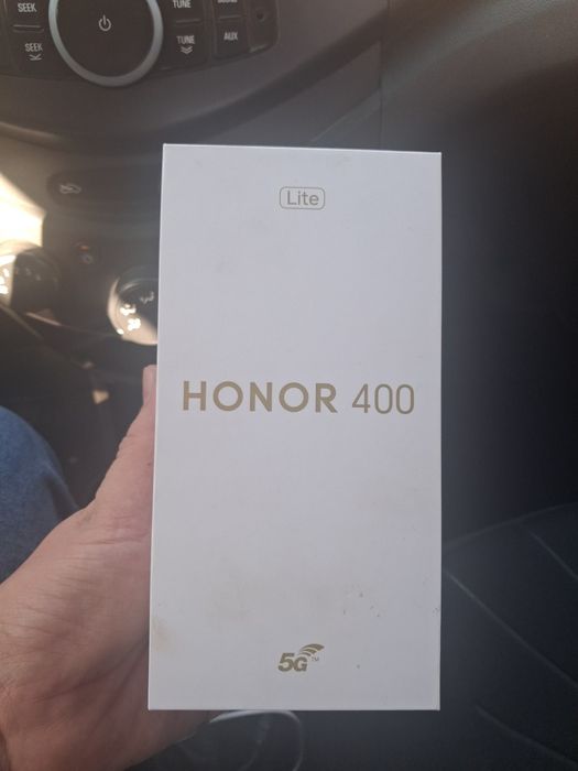 Yangi Honor 400 LITE.