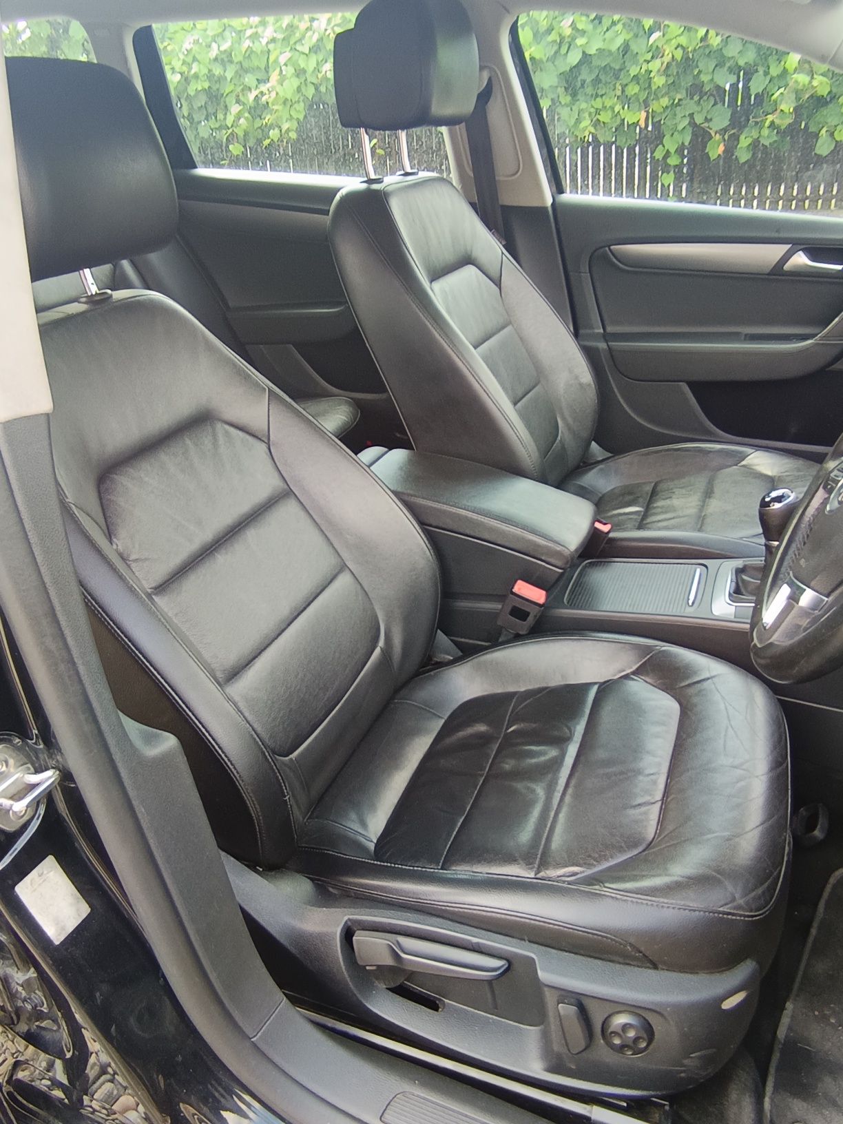 Dezmembrez Volkswagen Passat b7/2.0tdi,140 Cp