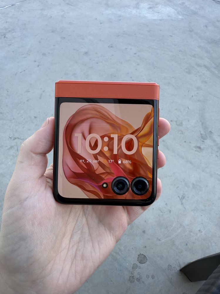 Motorola razr 50