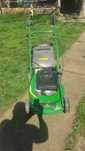 Mașina de tuns gazon John Deere