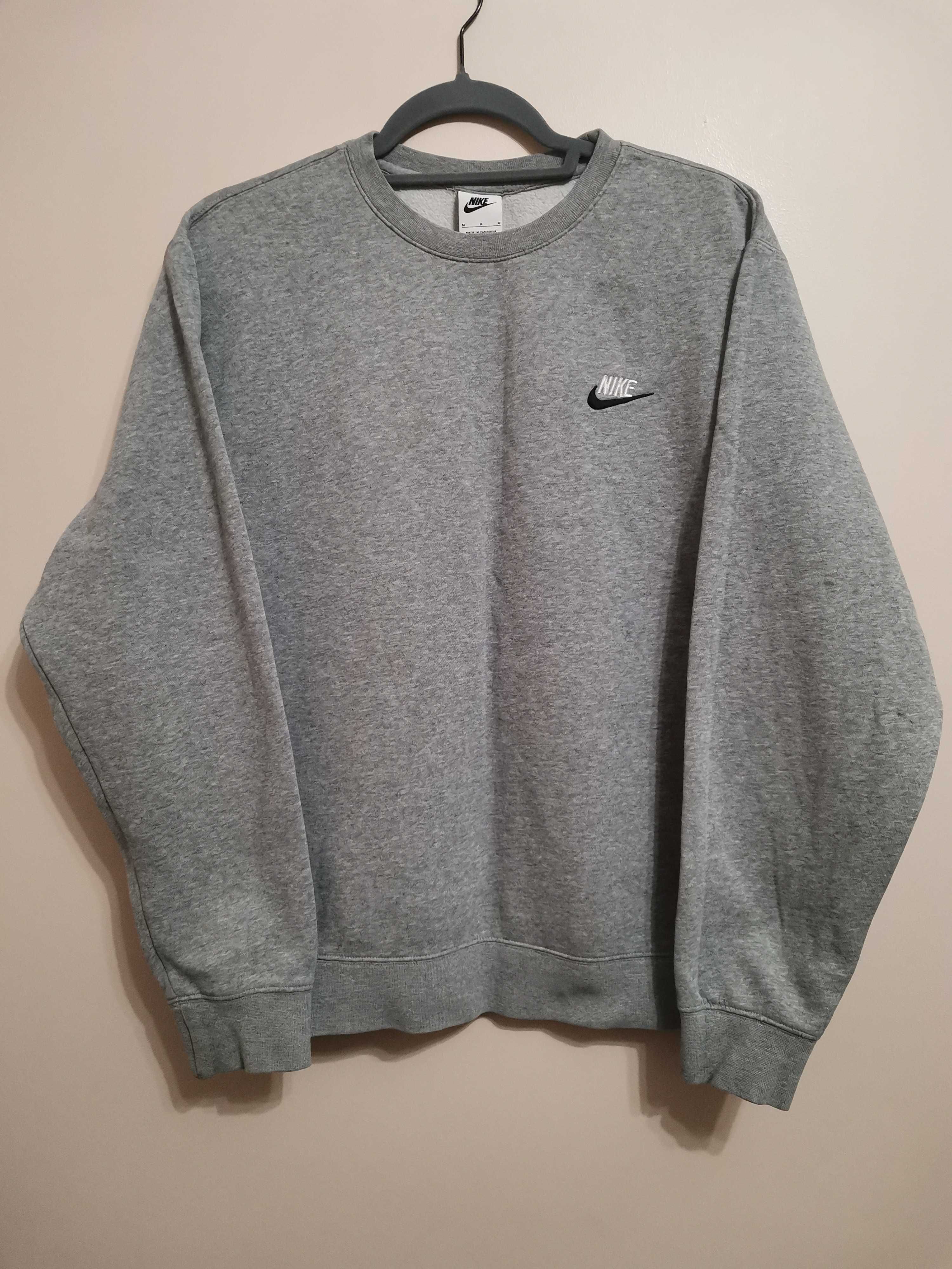3 броя Nike Sportswear Club Fleece.